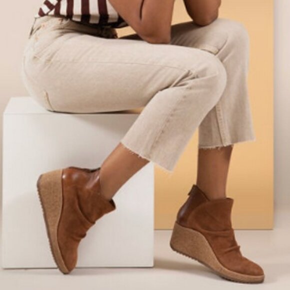 Aetrex Kara Ankle Wedge Boot Cognac Brown Suede Leather Bootie  SZ 9-9.5‎ - NWOT - Picture 1 of 10